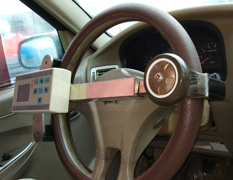 SZX-2D轉(zhuǎn)向參數(shù)測試儀(圖2) SZX-2D轉(zhuǎn)向參數(shù)測試儀(圖2)